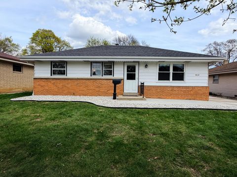 Photo of 8218 W Potomac Ave, Milwaukee, WI 53218 (MLS # 1959255)
