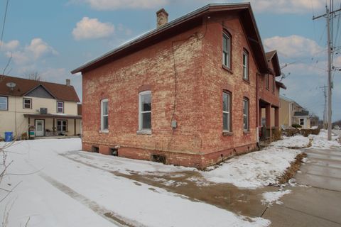 Photo of 504 E Division St, Watertown, WI 53098 (MLS # 1949778)