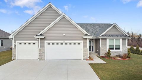 Photo of 3980 E Cooper Ct, Oak Creek, WI 53154 (MLS # 1904908)