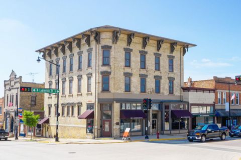 Photo of 101-105 S Ludington St, Columbus, WI 53925 (MLS # 1946760)