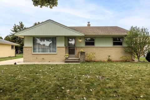 Photo of 7429 W Ohio Ave, Milwaukee, WI 53219 (MLS # 1939985)