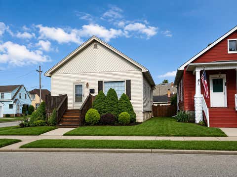 Photo of 2225 Geneva St, Racine, WI 53402 (MLS # 1977414)