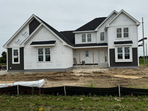 Photo of N63W35828 Frederick Dr, Oconomowoc, WI 53066 (MLS # 1968466)