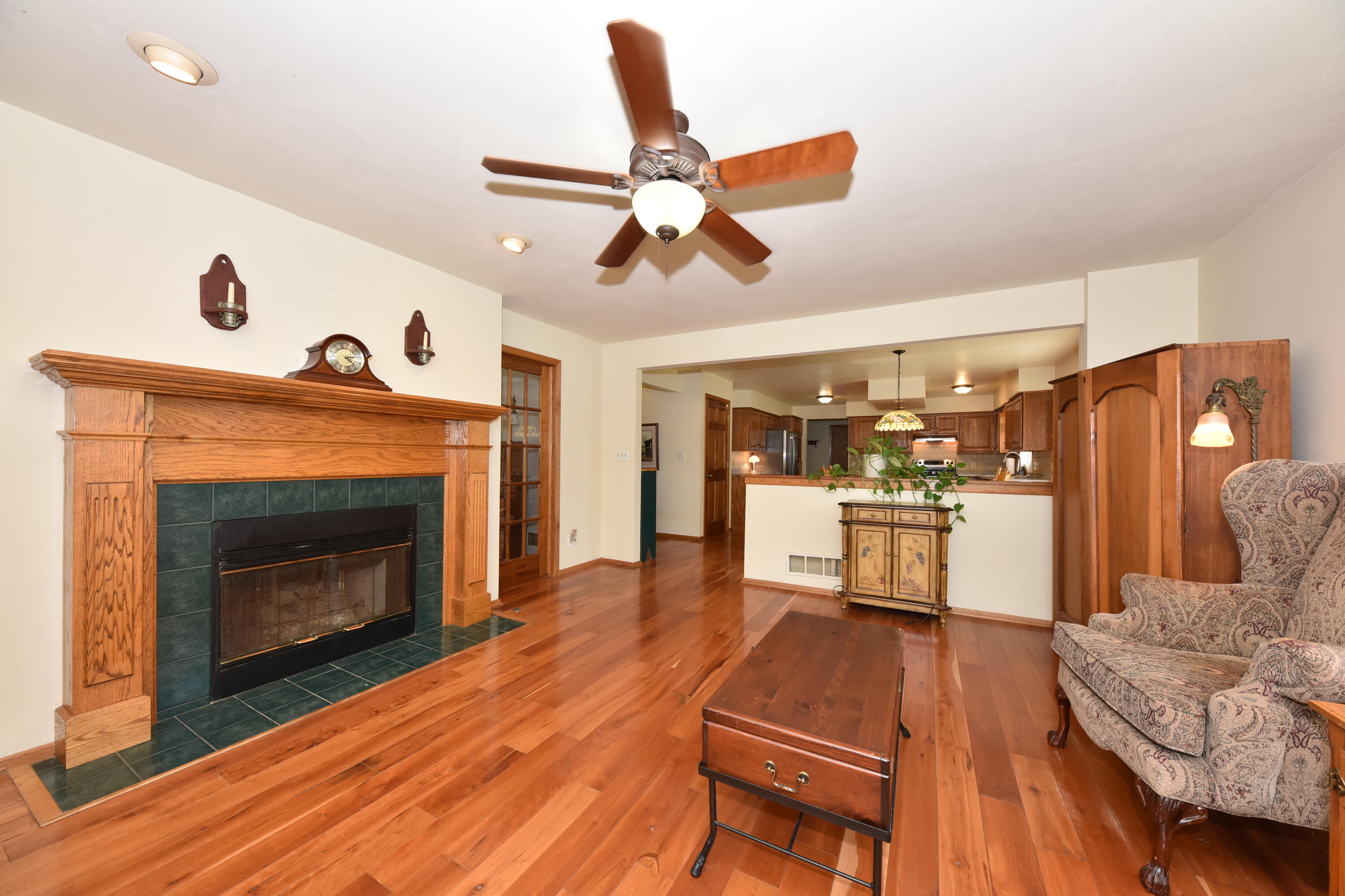 Menomonee Falls, Wisconsin 53051, United States, 4 Bedrooms Bedrooms, ,3 BathroomsBathrooms,Residential,Active,179230