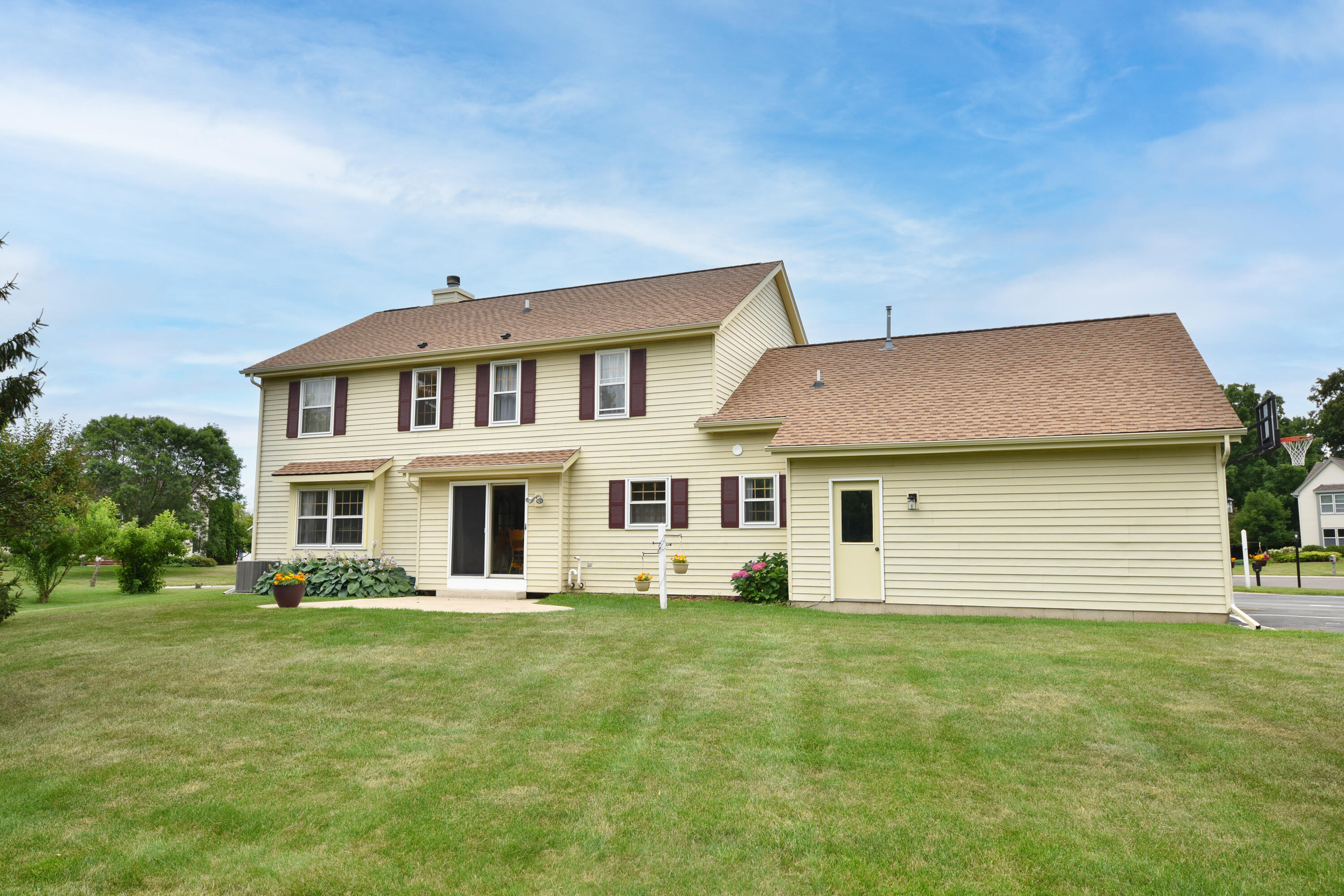 Menomonee Falls, Wisconsin 53051, United States, 4 Bedrooms Bedrooms, ,3 BathroomsBathrooms,Residential,Active,179230