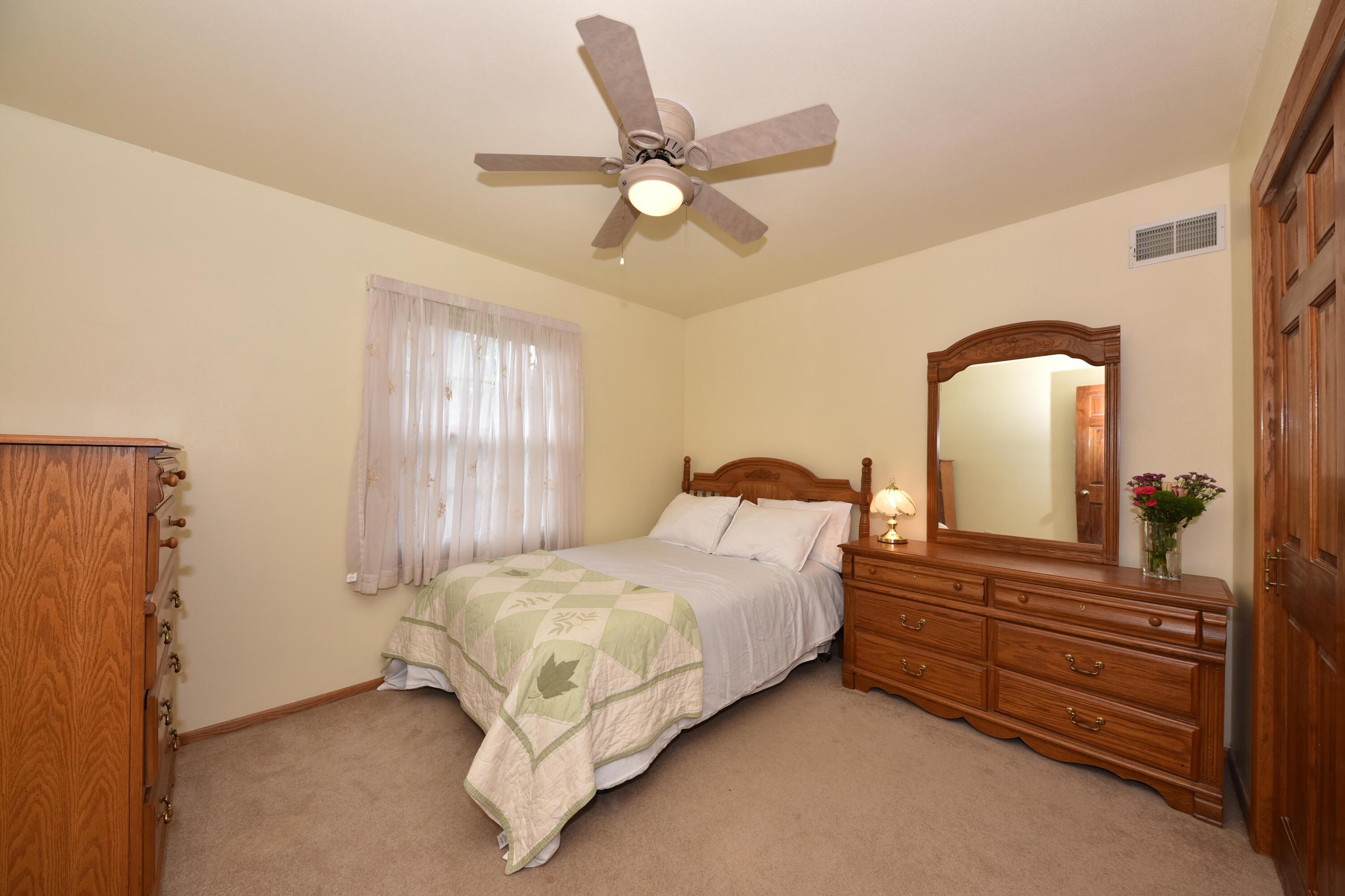 Menomonee Falls, Wisconsin 53051, United States, 4 Bedrooms Bedrooms, ,3 BathroomsBathrooms,Residential,Active,179230