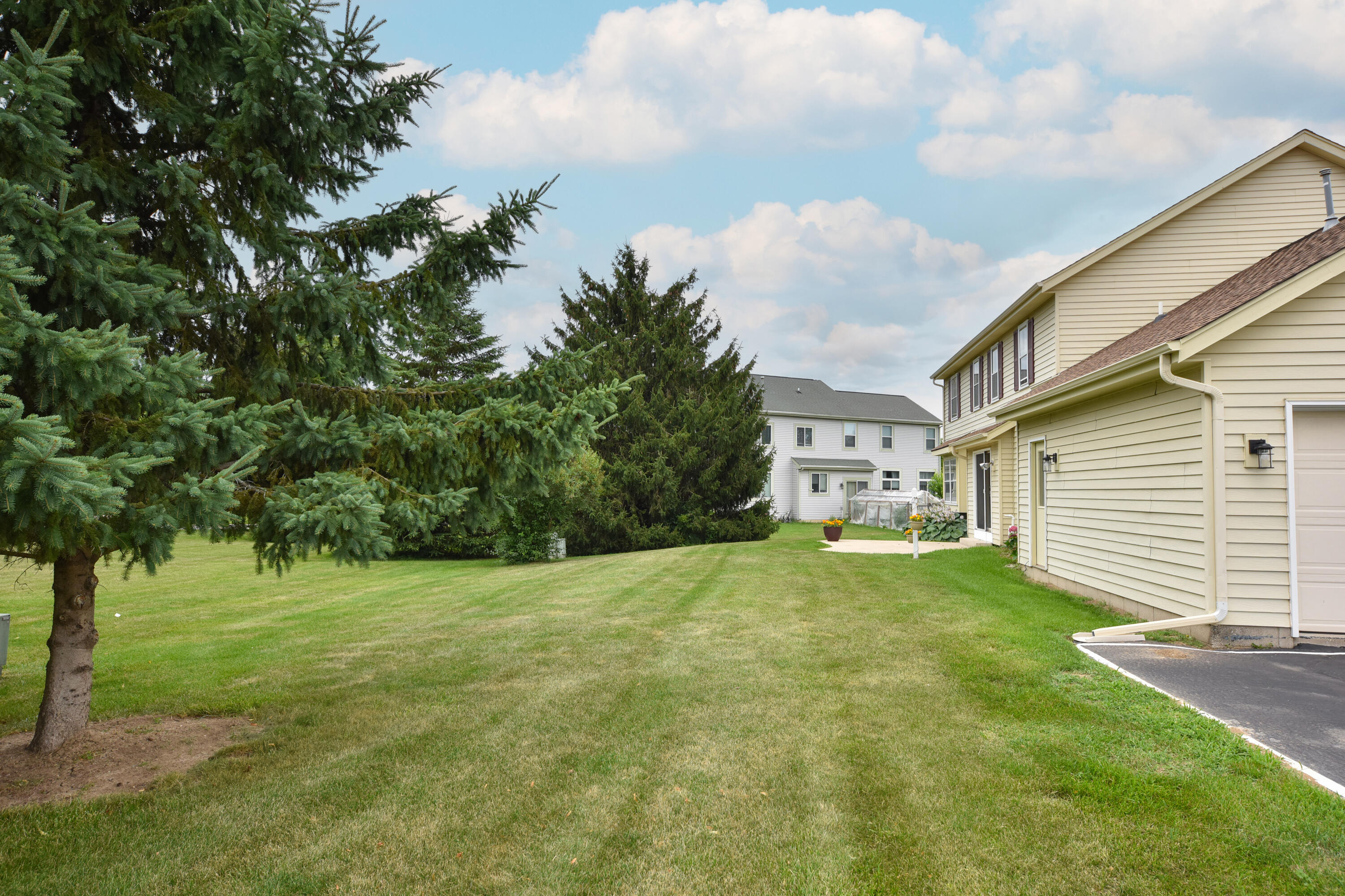 Menomonee Falls, Wisconsin 53051, United States, 4 Bedrooms Bedrooms, ,3 BathroomsBathrooms,Residential,Active,179230