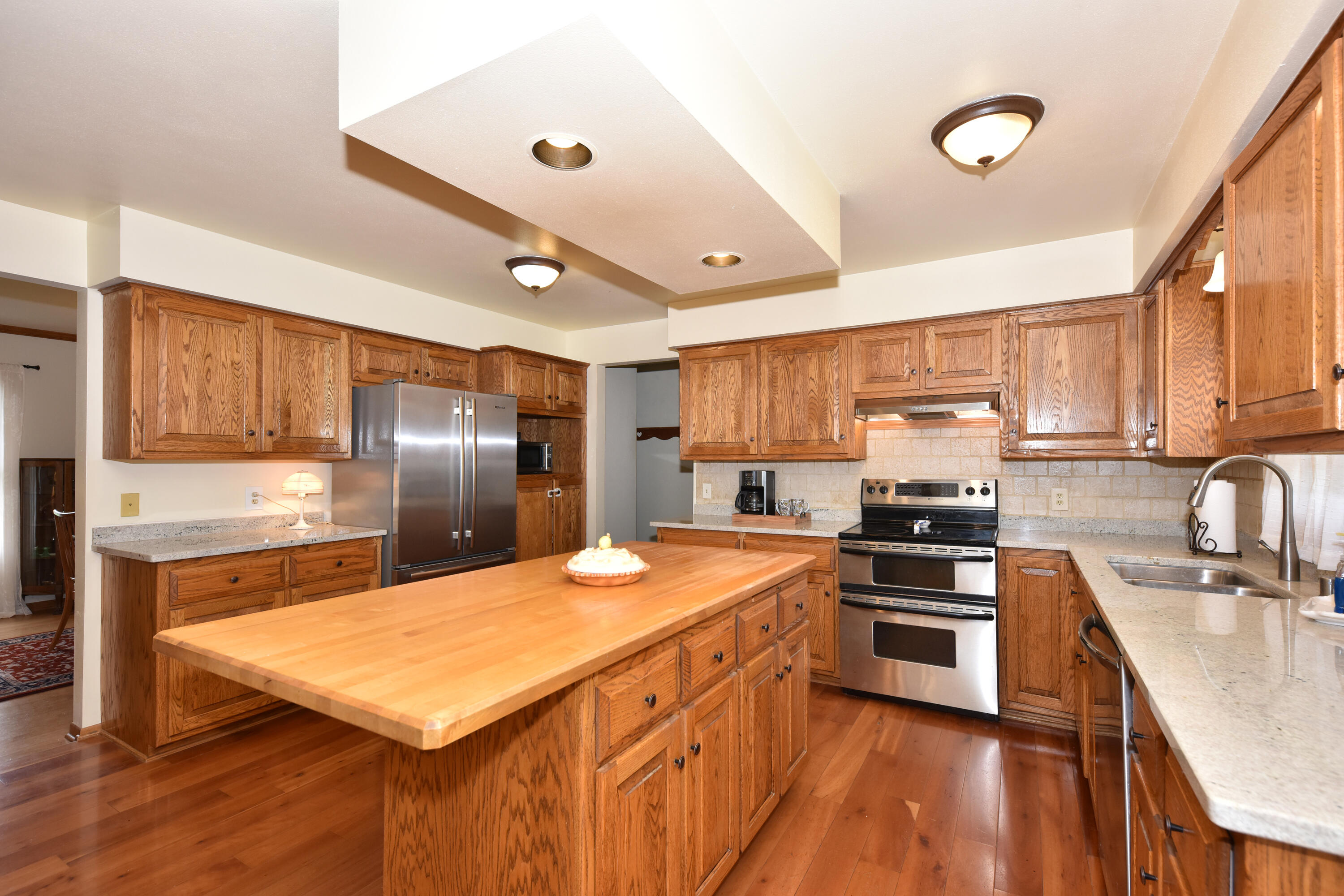 Menomonee Falls, Wisconsin 53051, United States, 4 Bedrooms Bedrooms, ,3 BathroomsBathrooms,Residential,Active,179230