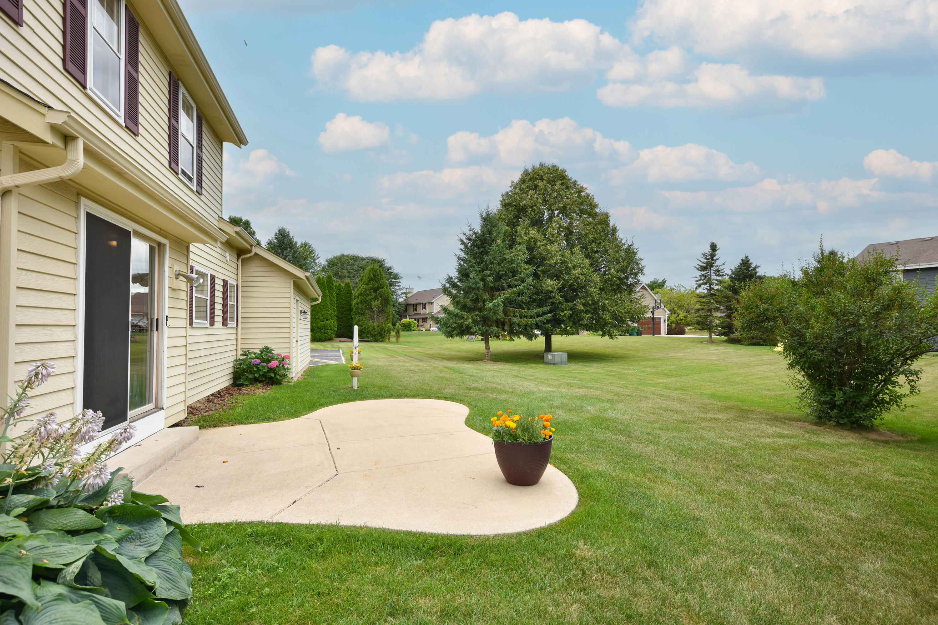 Menomonee Falls, Wisconsin 53051, United States, 4 Bedrooms Bedrooms, ,3 BathroomsBathrooms,Residential,Active,179230