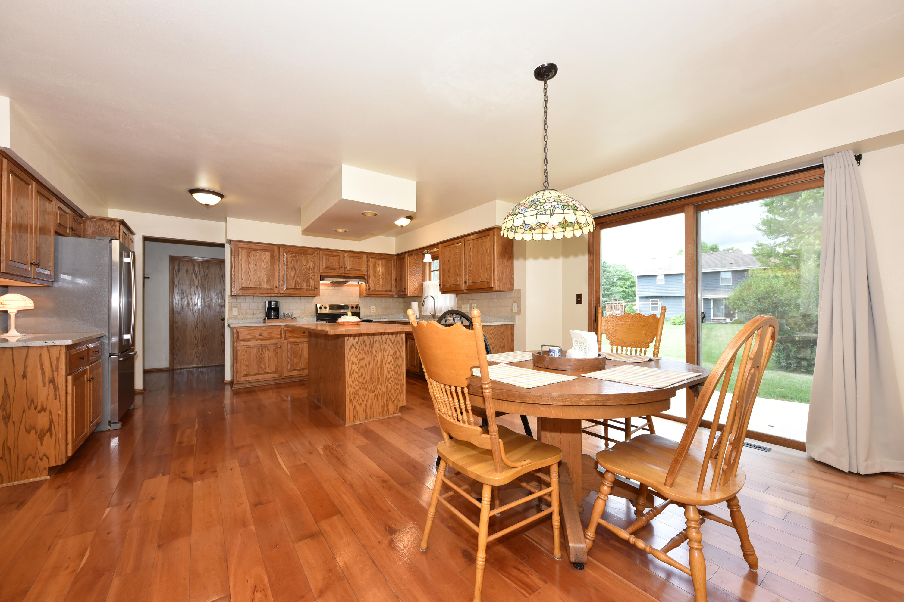 Menomonee Falls, Wisconsin 53051, United States, 4 Bedrooms Bedrooms, ,3 BathroomsBathrooms,Residential,Active,179230