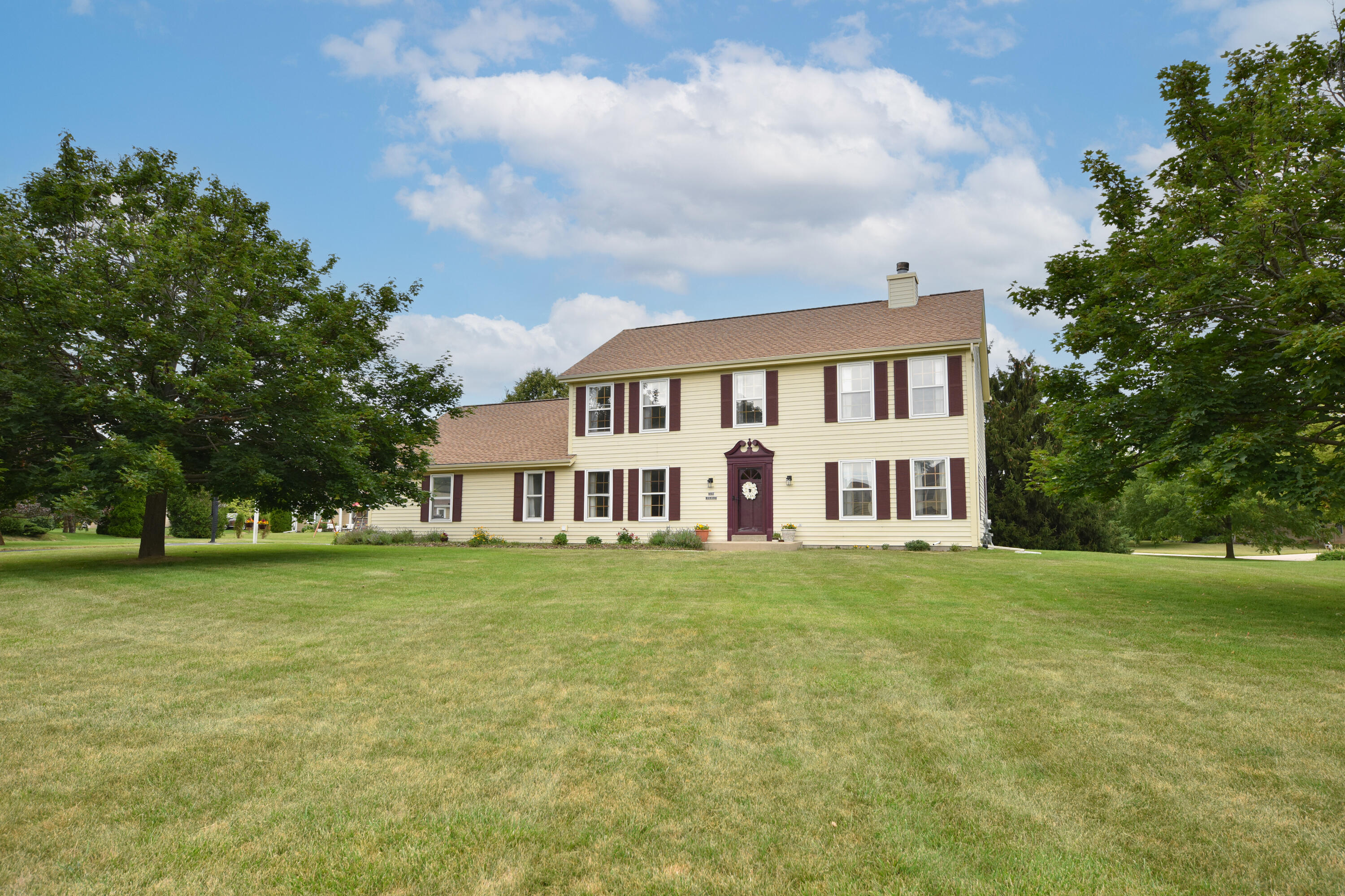 Menomonee Falls, Wisconsin 53051, United States, 4 Bedrooms Bedrooms, ,3 BathroomsBathrooms,Residential,Active,179230