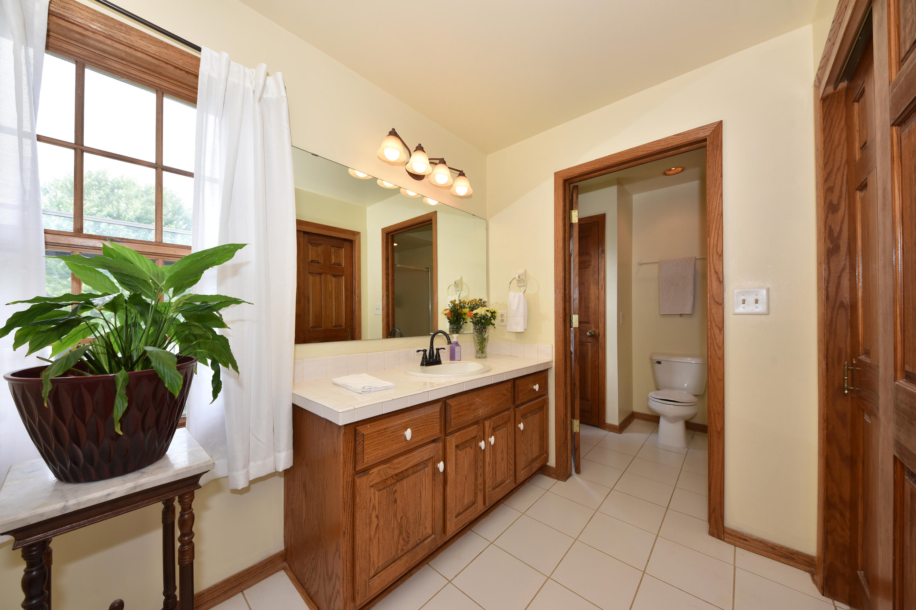 Menomonee Falls, Wisconsin 53051, United States, 4 Bedrooms Bedrooms, ,3 BathroomsBathrooms,Residential,Active,179230