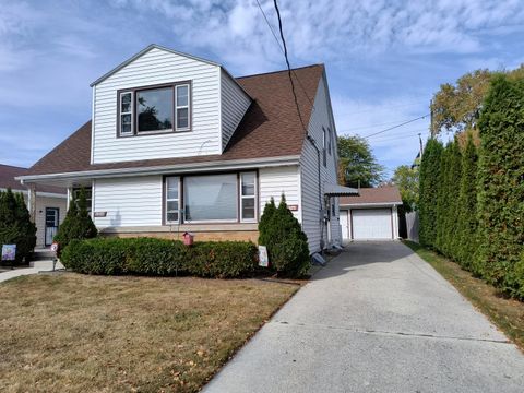 Photo of 1256 Arlington Ave, Manitowoc, WI 54220 (MLS # 1939816)