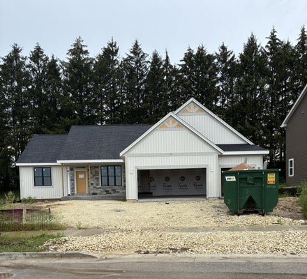 693 HAWKS RIDGE RD, GRAFTON, WI 53024 - Image 53b7061deb2b3fdf3375cc05eaba3eaa/2303835074