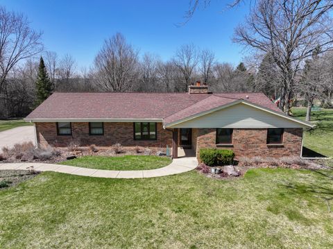 Photo of 1155 Jewel St, Brookfield, WI 53005 (MLS # 1956839)