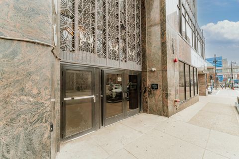 Photo of 606 W Wisconsin Ave, Milwaukee, WI 53203 (MLS # 1952429)