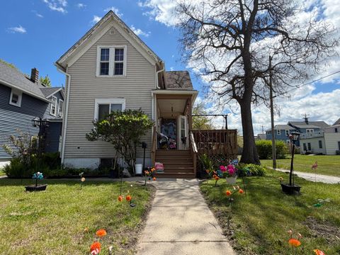 Photo of 1315 67th Pl, Kenosha, WI 53143 (MLS # 1962458)