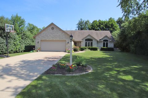 Photo of N52W14273 Thornhill Dr, Menomonee Falls, WI 53051 (MLS # 1927675)