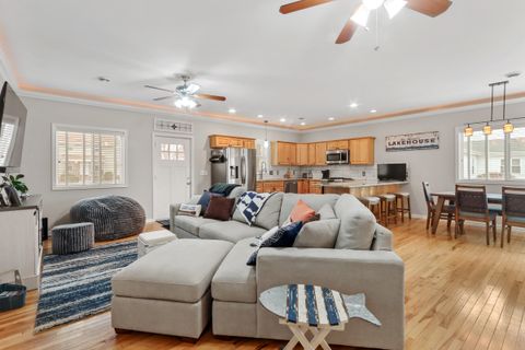 Photo of 163 Fontana Ave, Fontana, WI 53125 (MLS # 1946977)