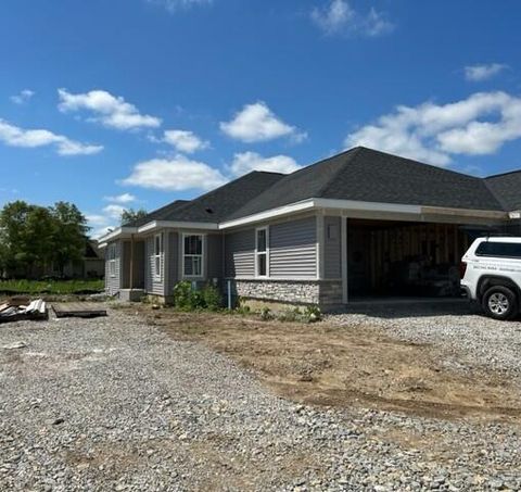 Photo of 536 Hunter Oaks Blvd, Watertown, WI 53094 (MLS # 1946306)