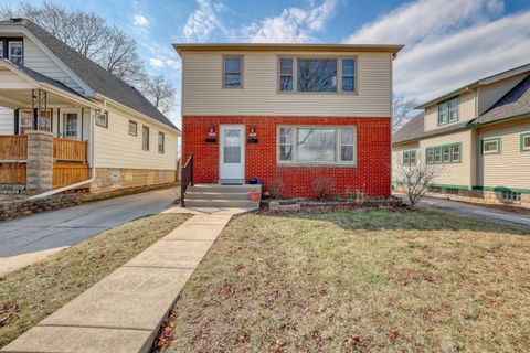 Photo of 2125 S 97th St, West Allis, WI 53227 (MLS # 1955206)