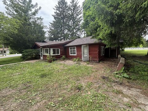 Photo of 803 E Lisbon Rd, Oconomowoc, WI 53066 (MLS # 1963906)