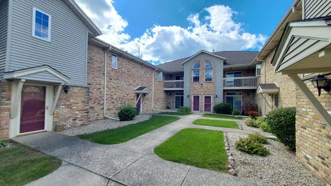 Photo of 9151 S Aspen Dr, Oak Creek, WI 53154 (MLS # 1932572)