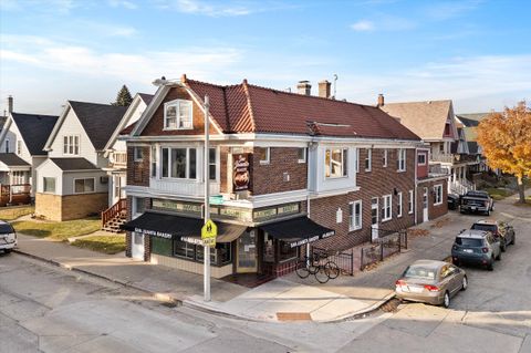 Photo of 2800 W Lincoln Ave, Milwaukee, WI 53215 (MLS # 1944520)