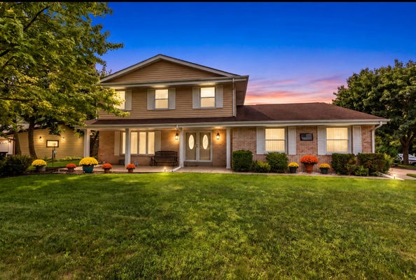 9301 S SHERWOOD DR, FRANKLIN, WI 53132 - Image 547dc9e72808ffa5e9f7ea7f61c2d1fa/2554097173