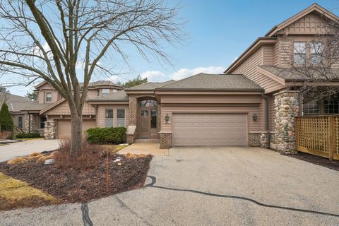 Photo of 885 Rocky Pt, Brookfield, WI 53005 (MLS # 1946876)