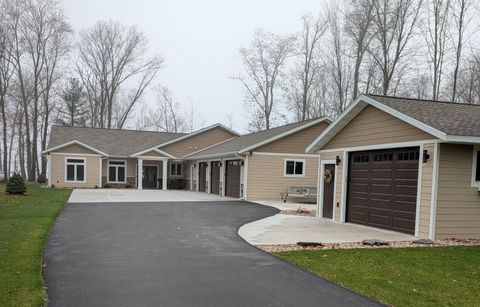 Photo of 1870 Badger Ct, Monroe, WI 54613 (MLS # 1957870)