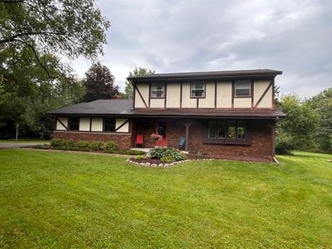 Photo of W305N5690 N Stevens Rd, Merton, WI 53029 (MLS # 1976385)