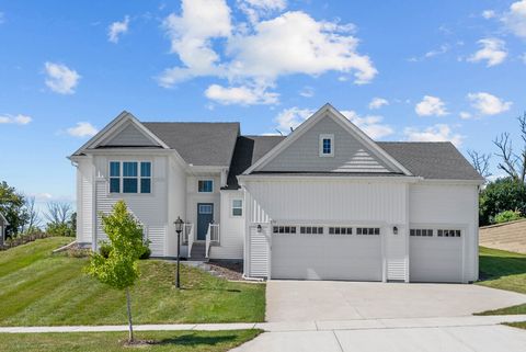 Photo of 675 Amber Ln, Port Washington, WI 53074 (MLS # 1934242)