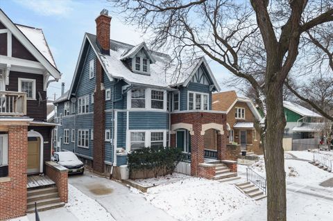 Photo of 1812 E Newberry Blvd, Milwaukee, WI 53211 (MLS # 1948229)