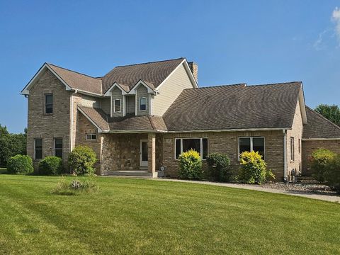 Photo of 145 Victoria Cir, Union Grove, WI 53182 (MLS # 1943086)