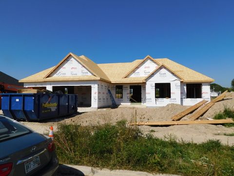 1012 Candleberry Ln, Grafton, WI 53024 - #: 1931957