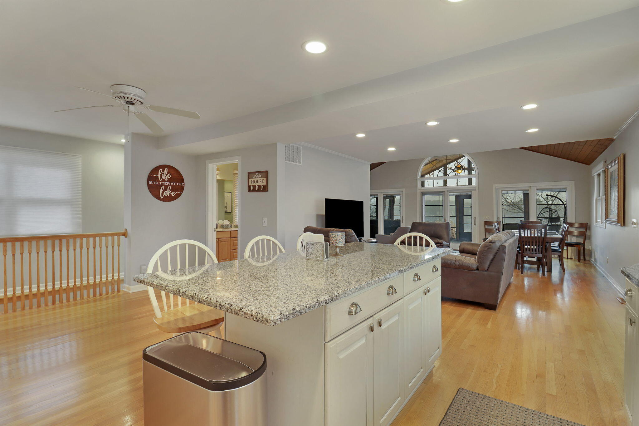 Twin Lakes, Wisconsin 53181, United States, 5 Bedrooms Bedrooms, ,3 BathroomsBathrooms,Residential,Active,253076