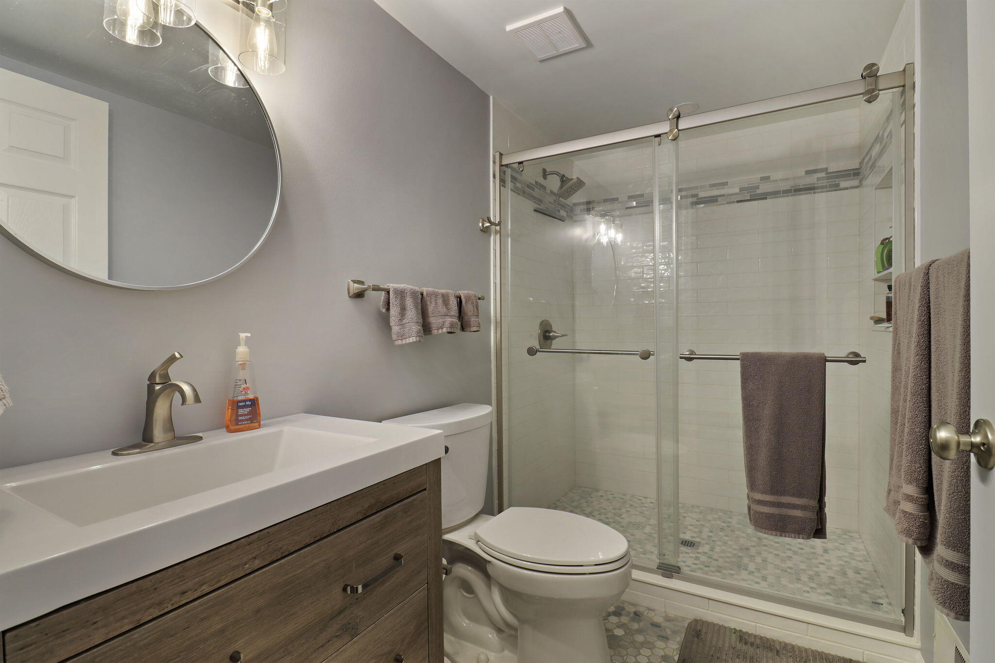 Twin Lakes, Wisconsin 53181, United States, 5 Bedrooms Bedrooms, ,3 BathroomsBathrooms,Residential,Active,253076