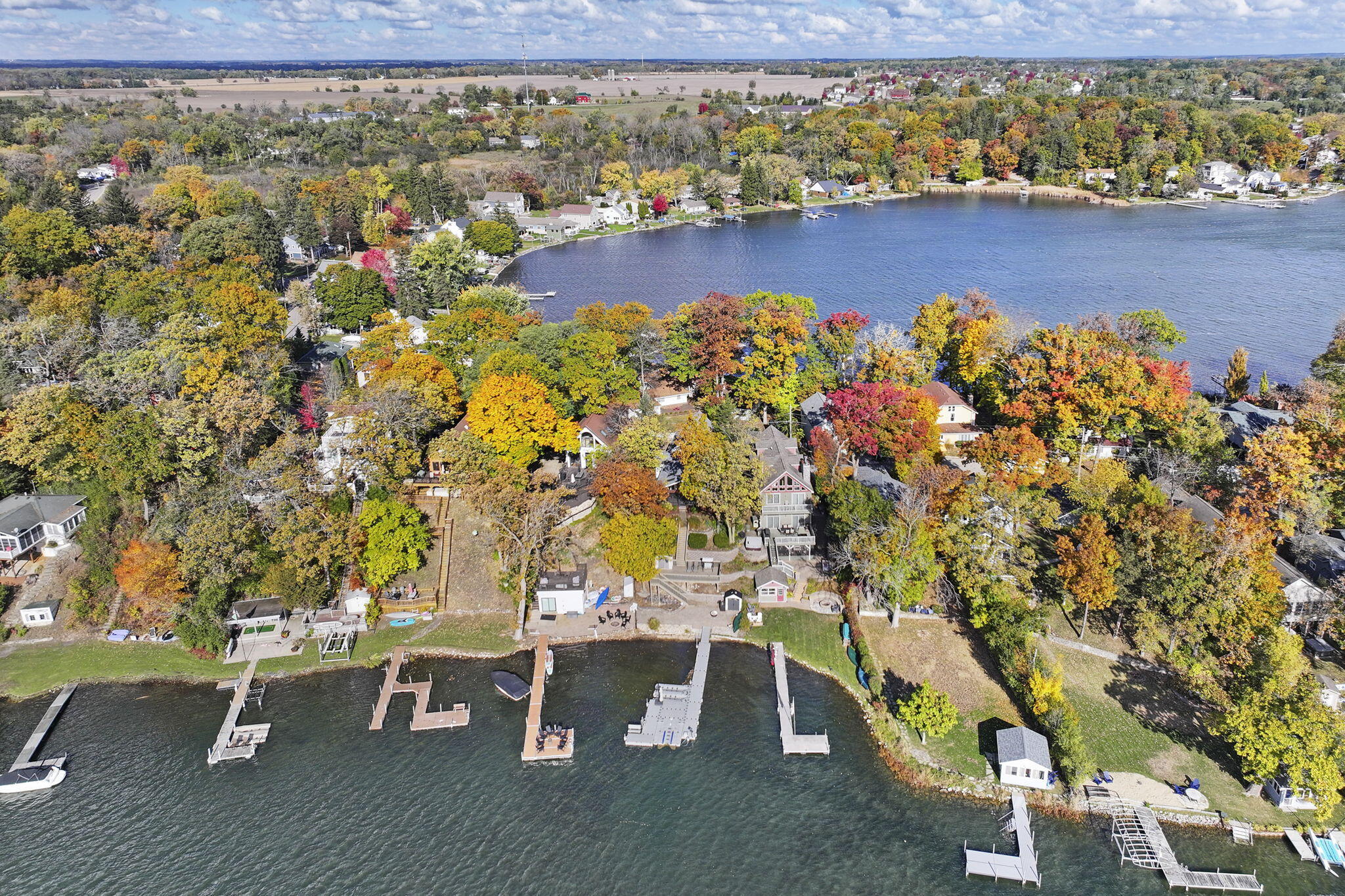 Twin Lakes, Wisconsin 53181, United States, 5 Bedrooms Bedrooms, ,3 BathroomsBathrooms,Residential,Active,253076