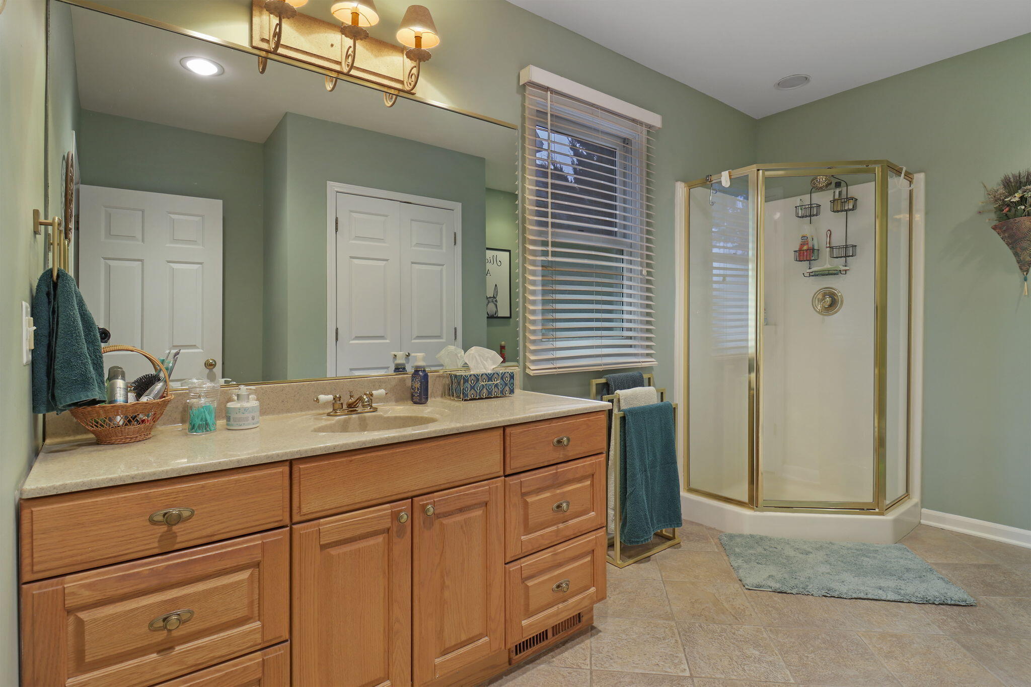 Twin Lakes, Wisconsin 53181, United States, 5 Bedrooms Bedrooms, ,3 BathroomsBathrooms,Residential,Active,253076