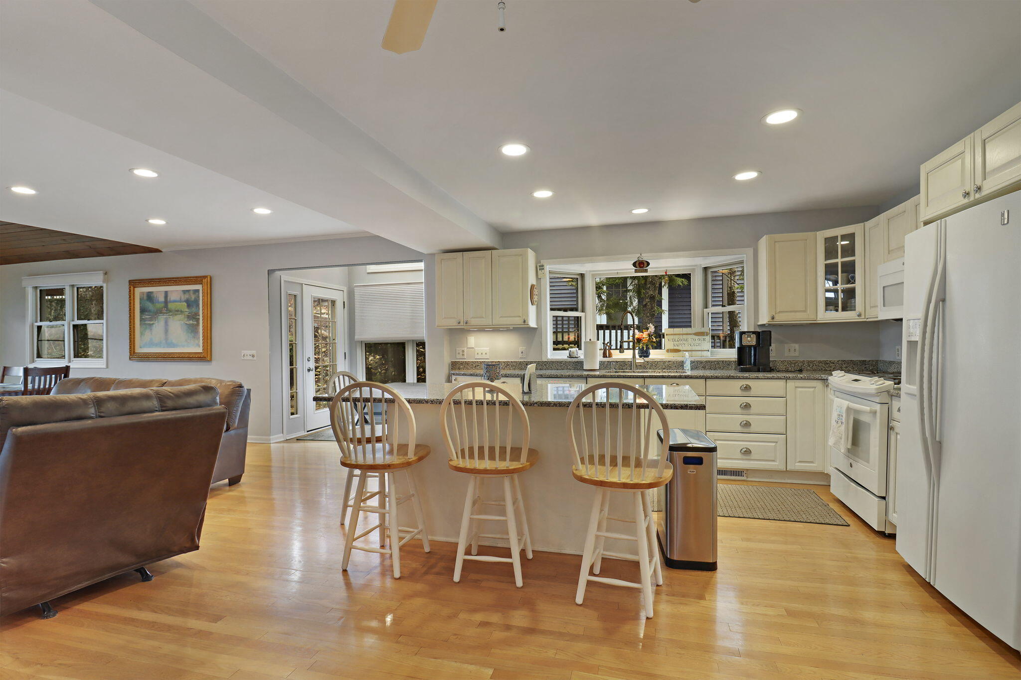 Twin Lakes, Wisconsin 53181, United States, 5 Bedrooms Bedrooms, ,3 BathroomsBathrooms,Residential,Active,253076