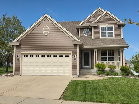 Photo of 707 Belmont Dr, Watertown, WI 53094 (MLS # 1961928)