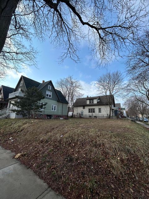 Photo of 530 E Wright St, Milwaukee, WI 53212 (MLS # 1956175)