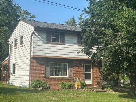 Photo of 310 W Uncas Ave, Milwaukee, WI 53207 (MLS # 1977356)