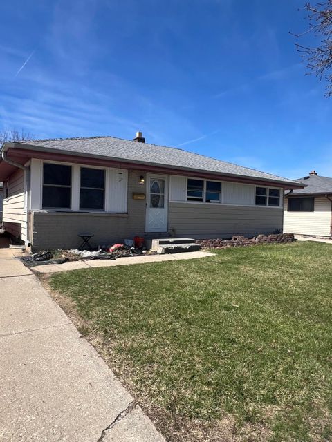 Photo of 2702 Loraine Ave, Racine, WI 53404 (MLS # 1957680)