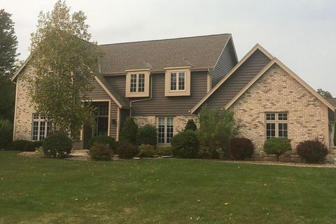 Photo of 5350 W Yale Dr, Franklin, WI 53132 (MLS # 1953024)