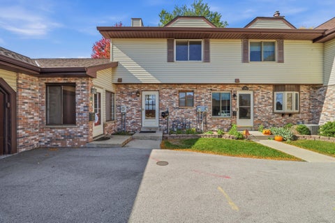 Photo of 890 Bishop Ct, Fond Du Lac, WI 54935 (MLS # 1984751)