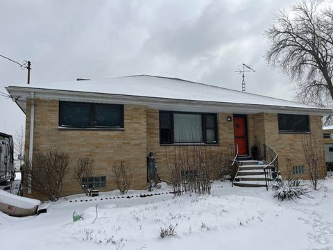 Photo of 9851 Lakeshore Dr, Pleasant Prairie, WI 53158 (MLS # 1954032)