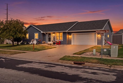Photo of 603 Pioneer Dr, Holmen, WI 54636 (MLS # 1978925)