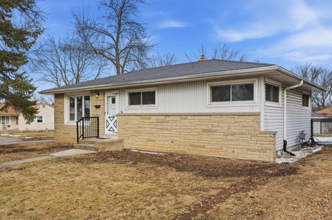 Photo of 10532 W Birch Ave, Milwaukee, WI 53225 (MLS # 1950396)